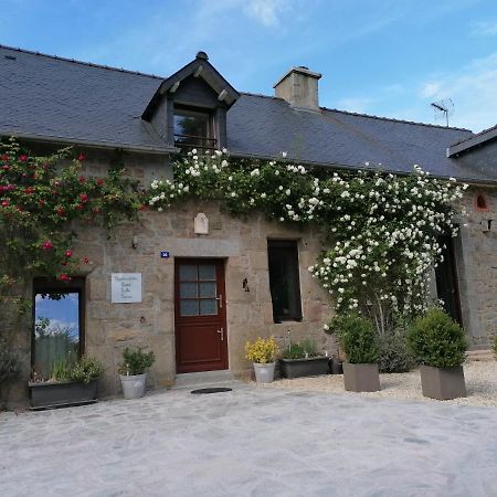 Pierre-Feuille-Ciseaux Hotel Parigné Exterior foto